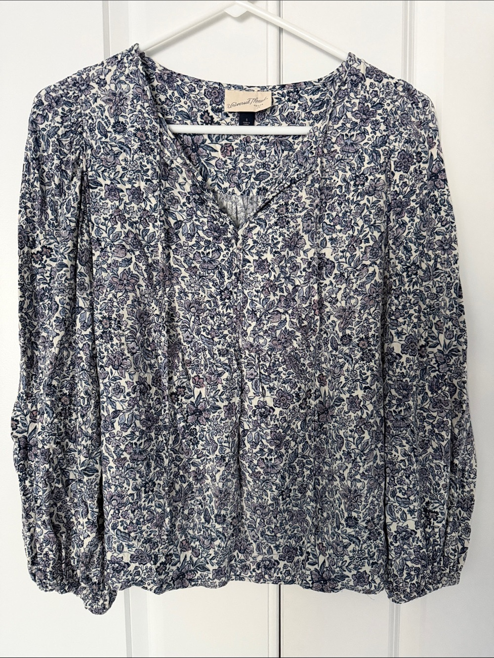 Universal Thread Floral Peasant Blouse - White/Blue